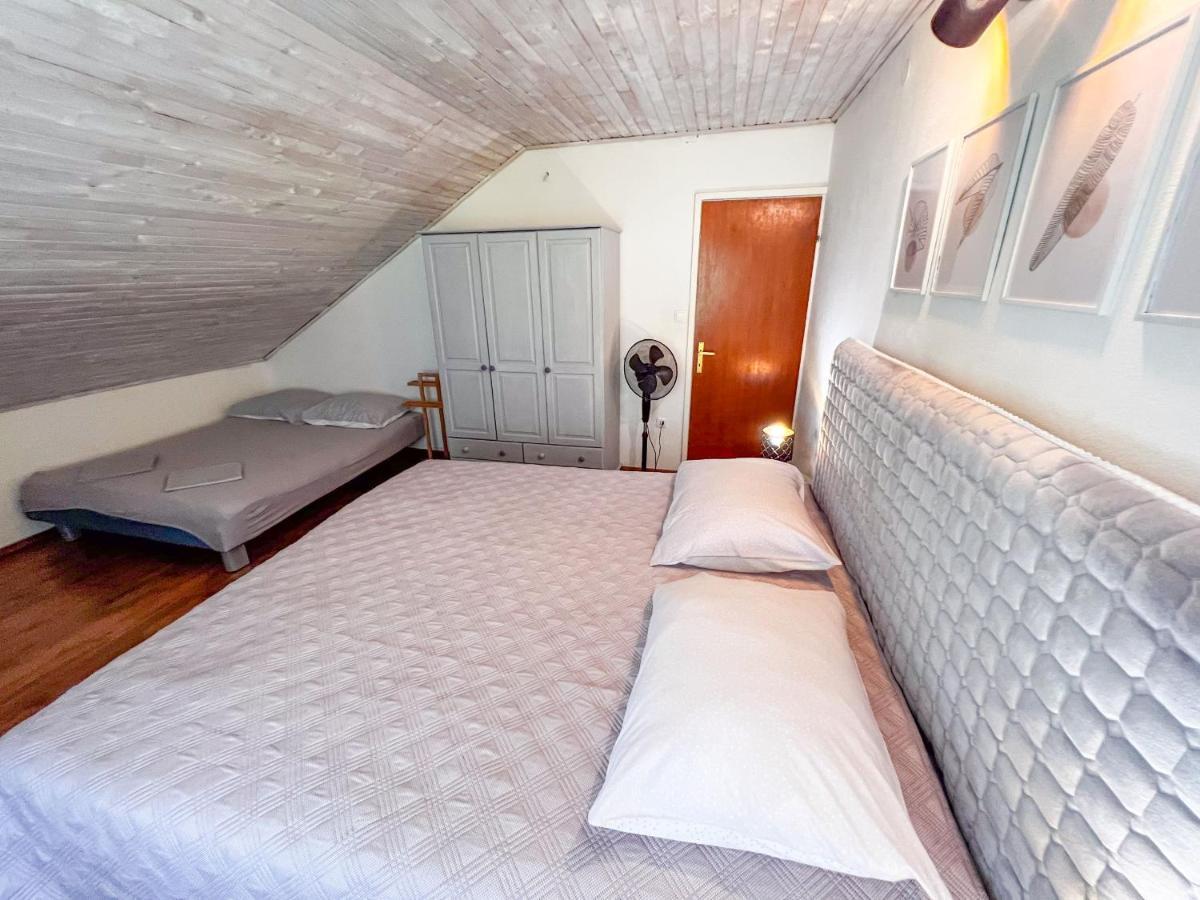 Apartment Cesare 3 Zastražišće 外观 照片