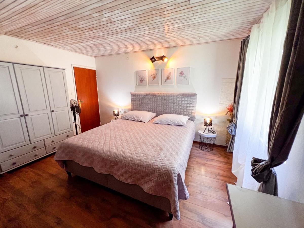 Apartment Cesare 3 Zastražišće 外观 照片