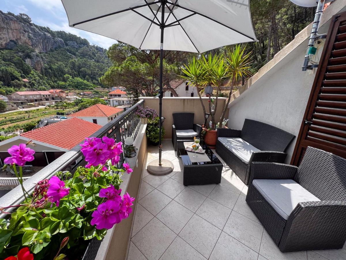 Apartment Cesare 3 Zastražišće 外观 照片